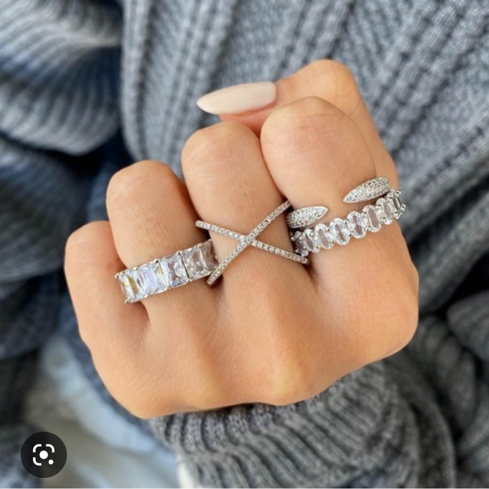 Swarovski criss cross ring